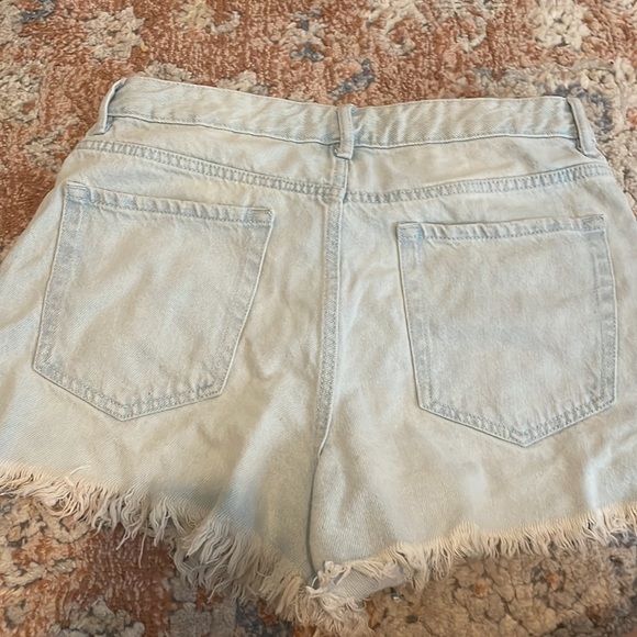 PacSun high-rise Festival jean shorts size 29 light wash, never worn - Picture 3 of 3